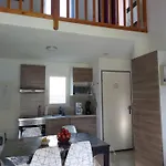 아파트 Chez Maika Et Etienne *