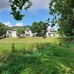 Chez Maika Et Etienne