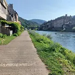 Chez Maika Et Etienne 아파트 *