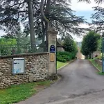 Chez Maika Et Etienne *